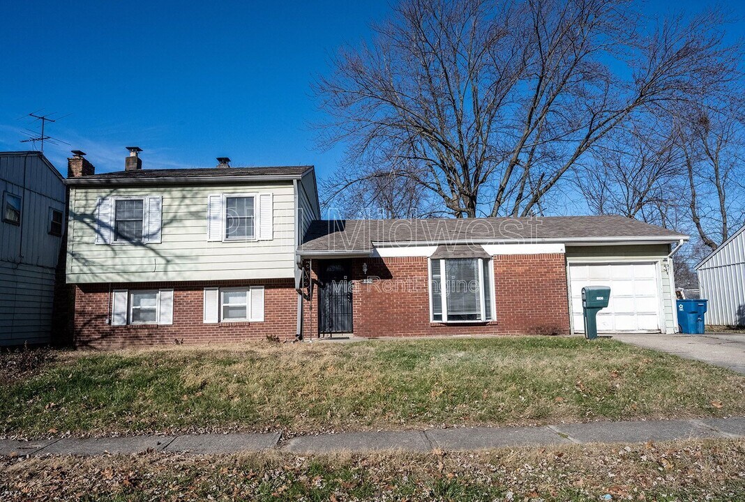 8830 E 35th St in Indianapolis, IN - Building Photo