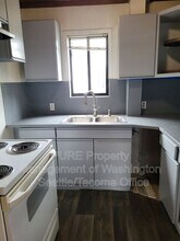 802 9th St SW in Puyallup, WA - Building Photo - Building Photo