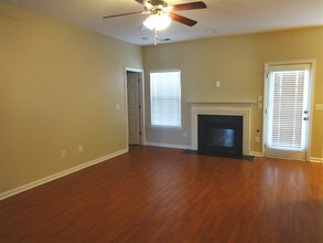 106 Meadowvale Ln in Moncks Corner, SC - Building Photo - Building Photo