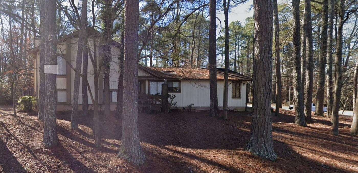 6913 Springwood Dr in Douglasville, GA - Building Photo