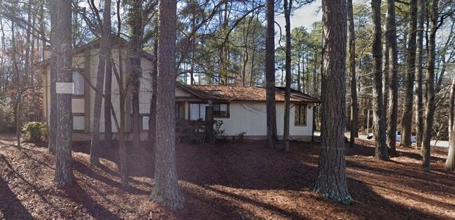 6913 Springwood Dr
