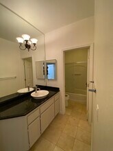 1240 Kondos Ave, Unit kondos in Sacramento, CA - Building Photo - Building Photo