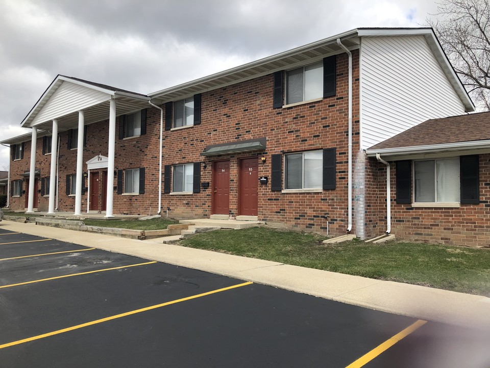 Lincoln Square Apartments in Normal, IL - Foto de edificio