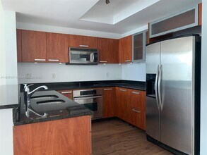 3131 NE 188th St, Unit 2-909 in Aventura, FL - Building Photo - Building Photo