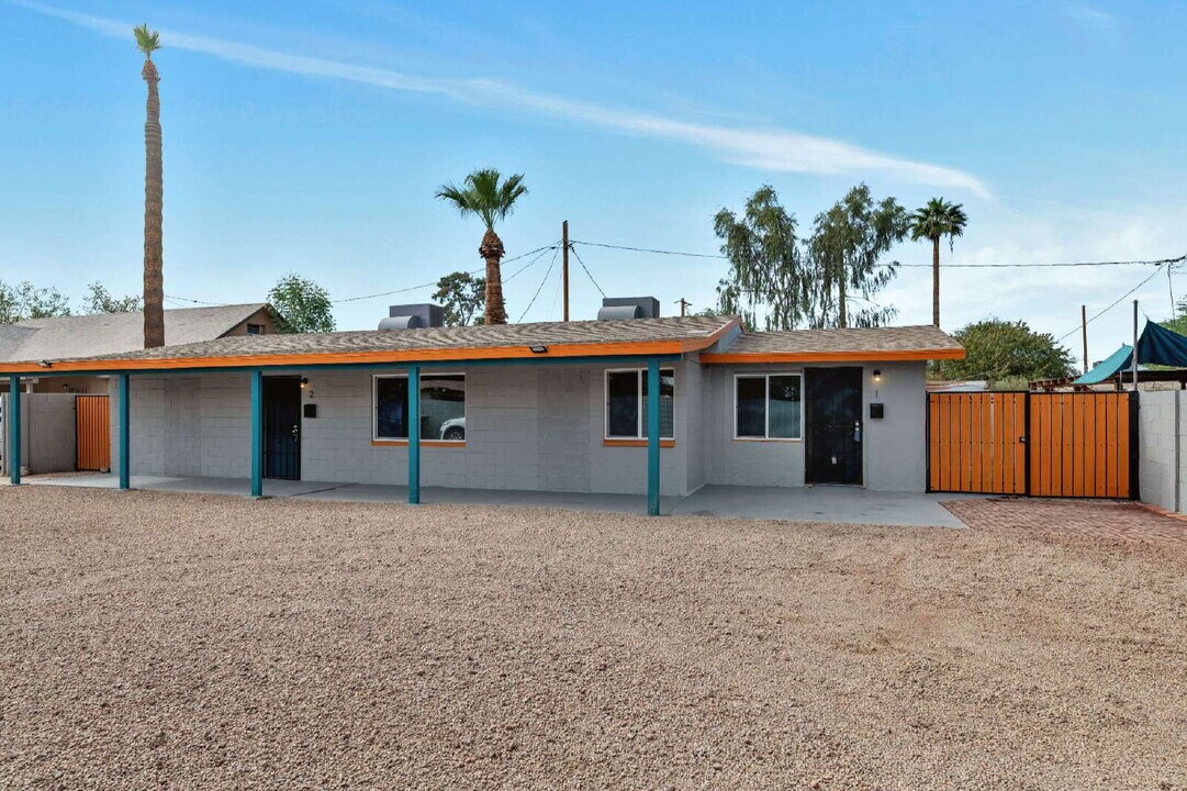 305 E Roeser Rd in Phoenix, AZ - Building Photo