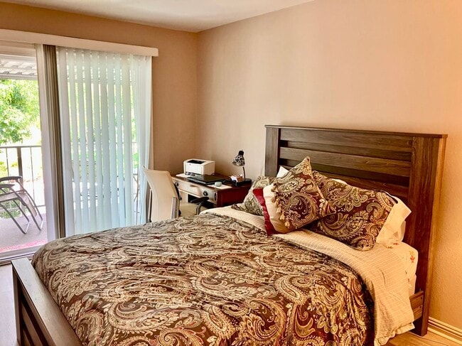 670 Via Mendoza in Laguna Woods, CA - Building Photo - Building Photo