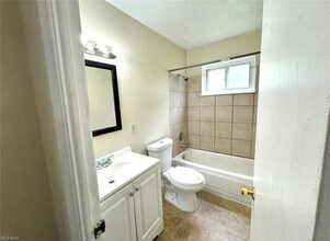 4753 E 177th St in Cleveland, OH - Building Photo - Building Photo