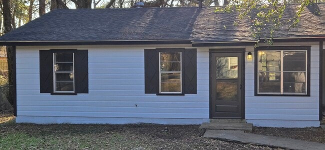 1610 S 10th St in Monroe, LA - Building Photo - Building Photo