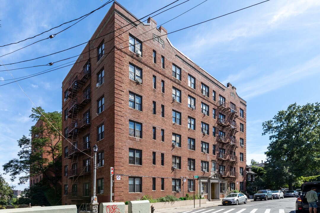 The Majestic in Bronx, NY - Foto de edificio