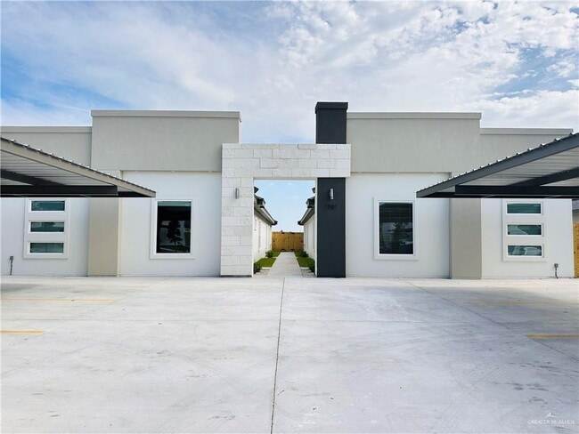 property at 1701 W Violet Dr