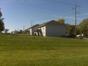 4421-4427 E 139th St in Grandview, MO - Foto de edificio - Building Photo