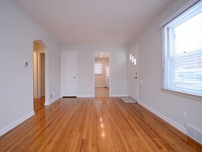 5630 Erskine St in Omaha, NE - Foto de edificio - Building Photo