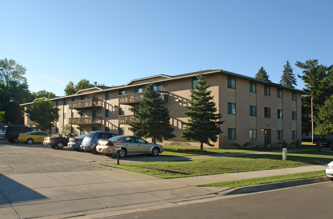 Isanti Village II in Isanti, MN - Building Photo