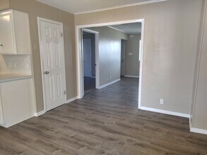 508 W Baylor St, Unit Apt. B in Ennis, TX - Building Photo - Building Photo