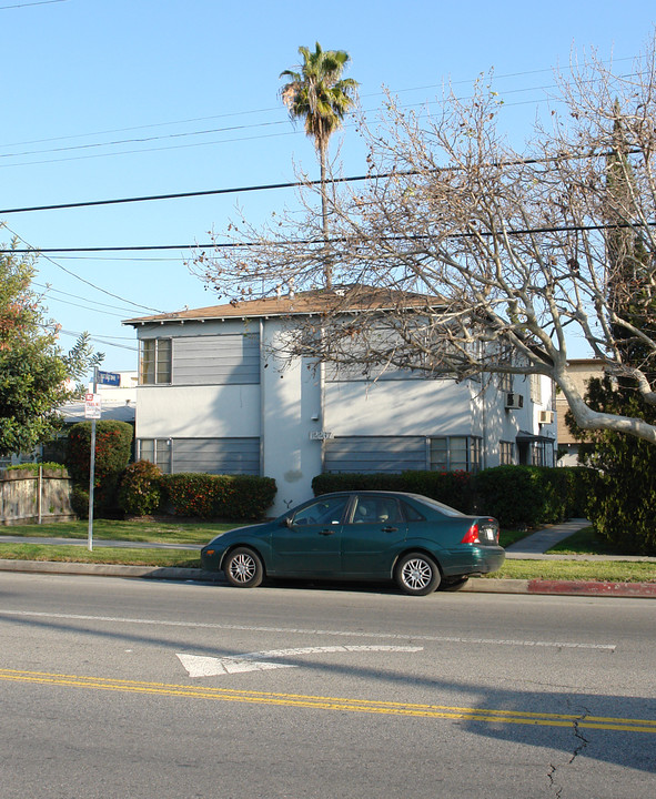 12261-12267 Magnolia Blvd in Valley Village, CA - Foto de edificio