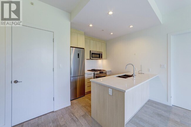 9060-9060 University Crescent in Burnaby, BC - Building Photo - Building Photo