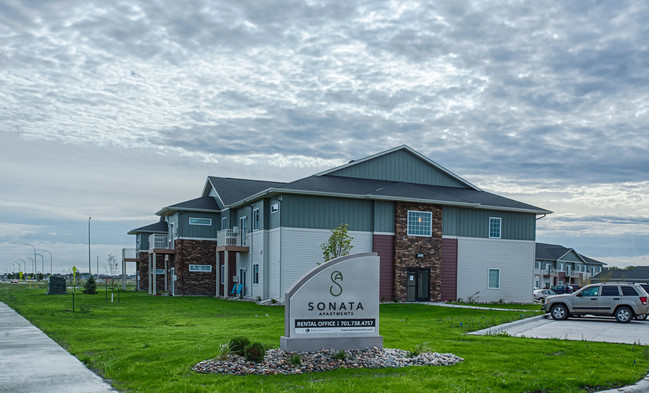 Sonata Apartments in Grand Forks, ND - Foto de edificio - Building Photo