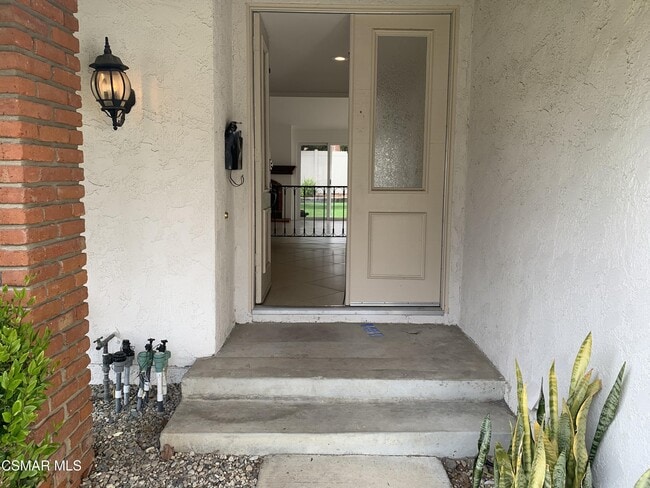 2737 E Sierra Dr in Westlake Village, CA - Building Photo - Building Photo