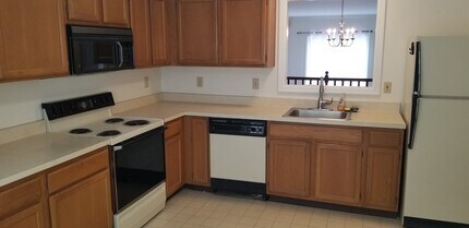 215 Benham Ct in Newark, DE - Foto de edificio - Building Photo