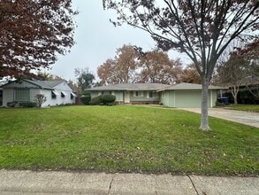 3521 Los Alamos Way in Sacramento, CA - Building Photo - Building Photo