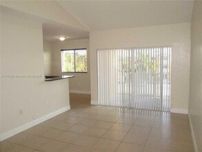 21000 SW 87th Ave in Cutler Bay, FL - Building Photo - Building Photo