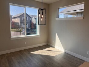 20864 SE Denver Dr in Bend, OR - Building Photo - Building Photo