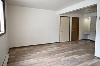 Woodland Chalet Apartments in Wausau, WI - Building Photo - Building Photo
