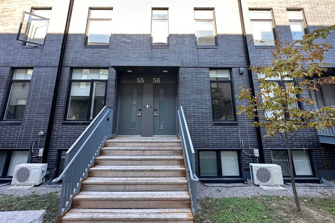 1740 Simcoe St N in Oshawa, ON - Building Photo