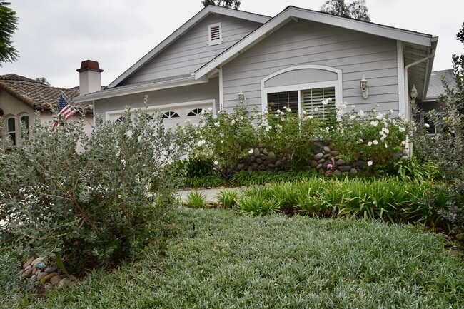 11875 Handrich Dr in San Diego, CA - Building Photo - Building Photo