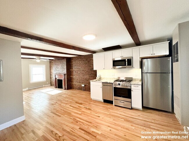 6 Moon St, Unit 3 in Boston, MA - Building Photo - Building Photo