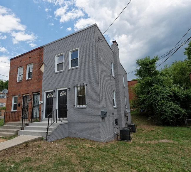 property at 3502 7th St NE
