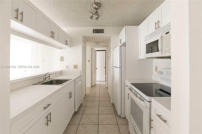 10630 SW 157th Ct in Miami, FL - Building Photo - Building Photo