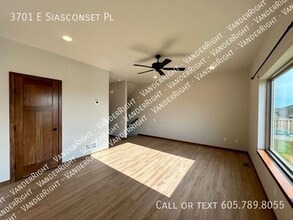 3701 E Siasconset Pl in Sioux Falls, SD - Building Photo - Building Photo