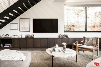 2013 Louella Ave in Los Angeles, CA - Building Photo - Building Photo
