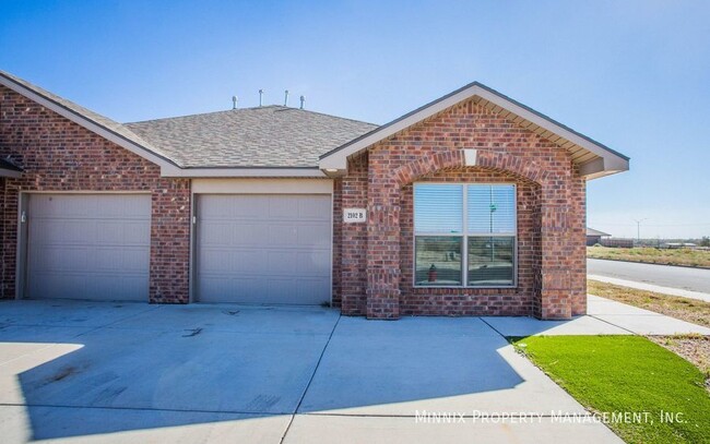 2102 N Avenue J in Lubbock, TX - Building Photo - Building Photo