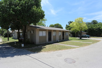 Covina Plaza in San Antonio, TX - Building Photo - Building Photo