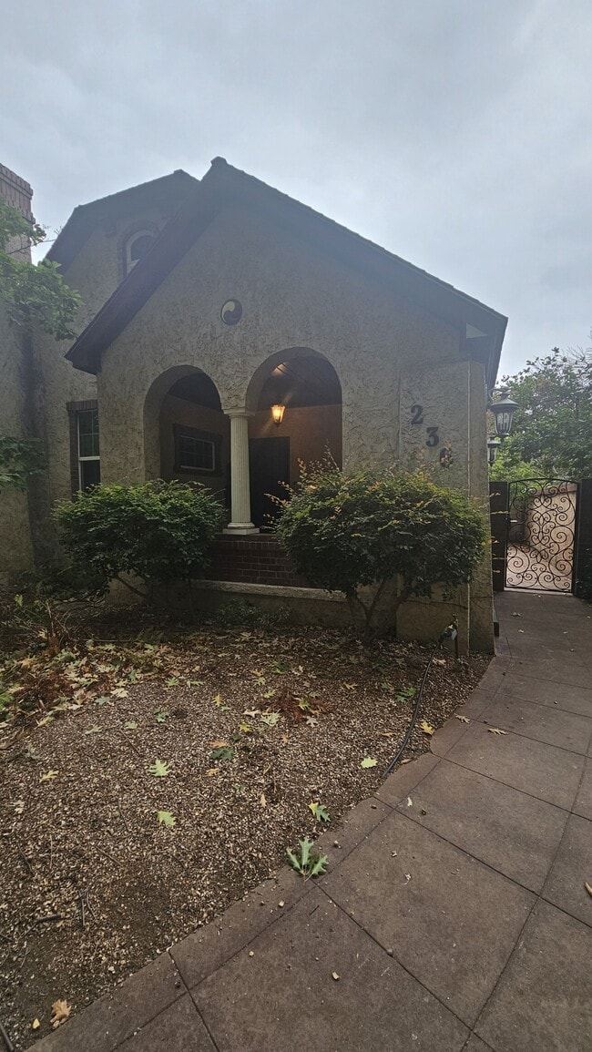 property at 236 W Frances Willard Ave