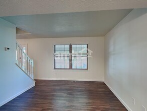 1406 R J Ln in Union, KY - Foto de edificio - Building Photo