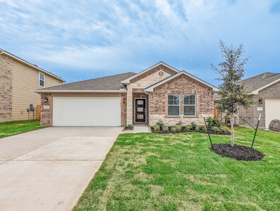 2023 Stella Pne Dr in Tomball, TX - Building Photo