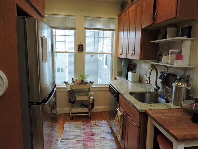 29 Marney St, Unit 3 in Cambridge, MA - Building Photo - Building Photo