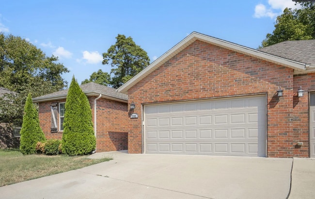 2303 W Bridlewood Trail in Ozark, MO - Building Photo - Building Photo
