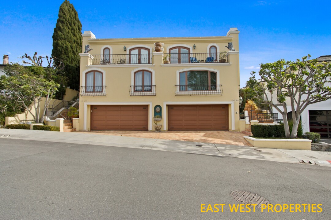 479 Morning Canyon Rd in Newport Beach, CA - Building Photo