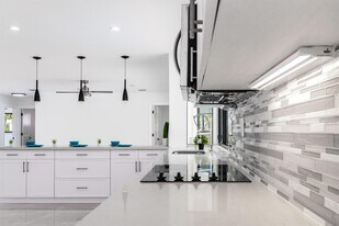 1001 NW 6th Dr in Boca Raton, FL - Building Photo