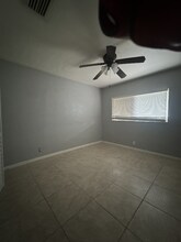 258 E 12th St in Hialeah, FL - Foto de edificio - Building Photo