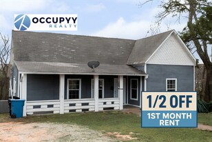 500 E Main St in Denison, TX - Building Photo