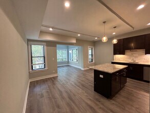 1000 Crain St, Unit 1138-2 in Evanston, IL - Building Photo - Building Photo
