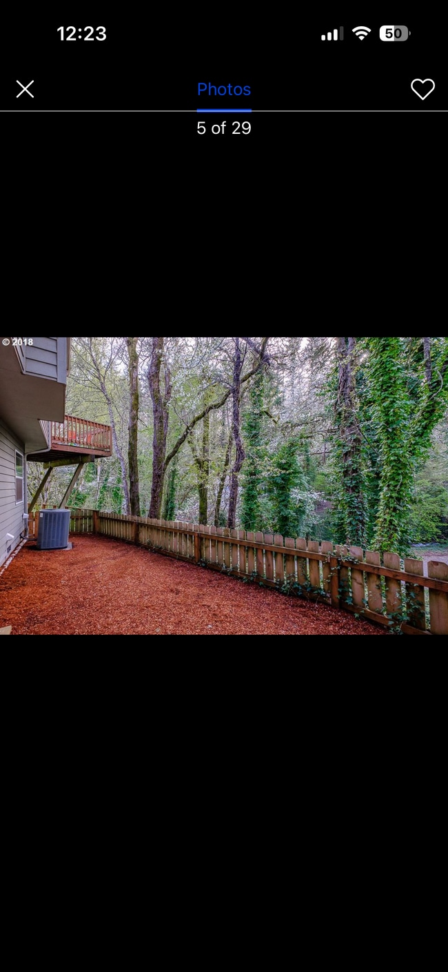 585 Upper Lavista Ct NW in Salem, OR - Foto de edificio - Building Photo