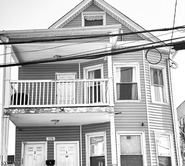 178 Harrison St in Paterson, NJ - Building Photo - Building Photo