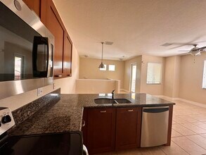 44 SE Sedona Cir in Stuart, FL - Building Photo - Building Photo