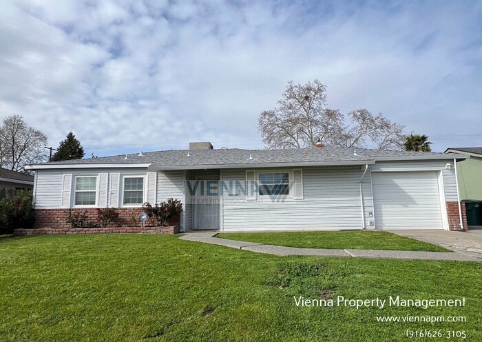 3317 Bristol Rd in Sacramento, CA - Foto de edificio